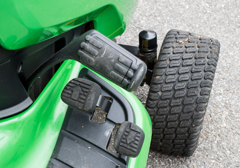 John Deere x320 Tractor with Attachments