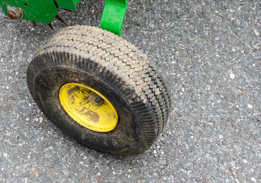 John Deere x320 Tractor with Attachments