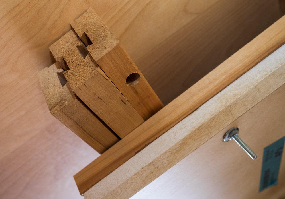 Ethan Allen Round Kitchen Table