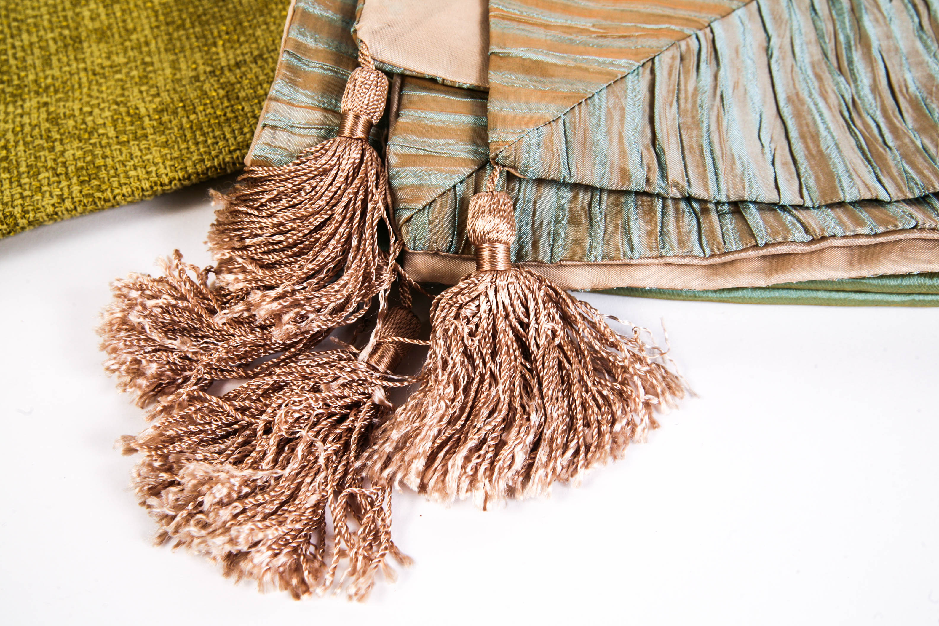 Pairing of Green Table Linens