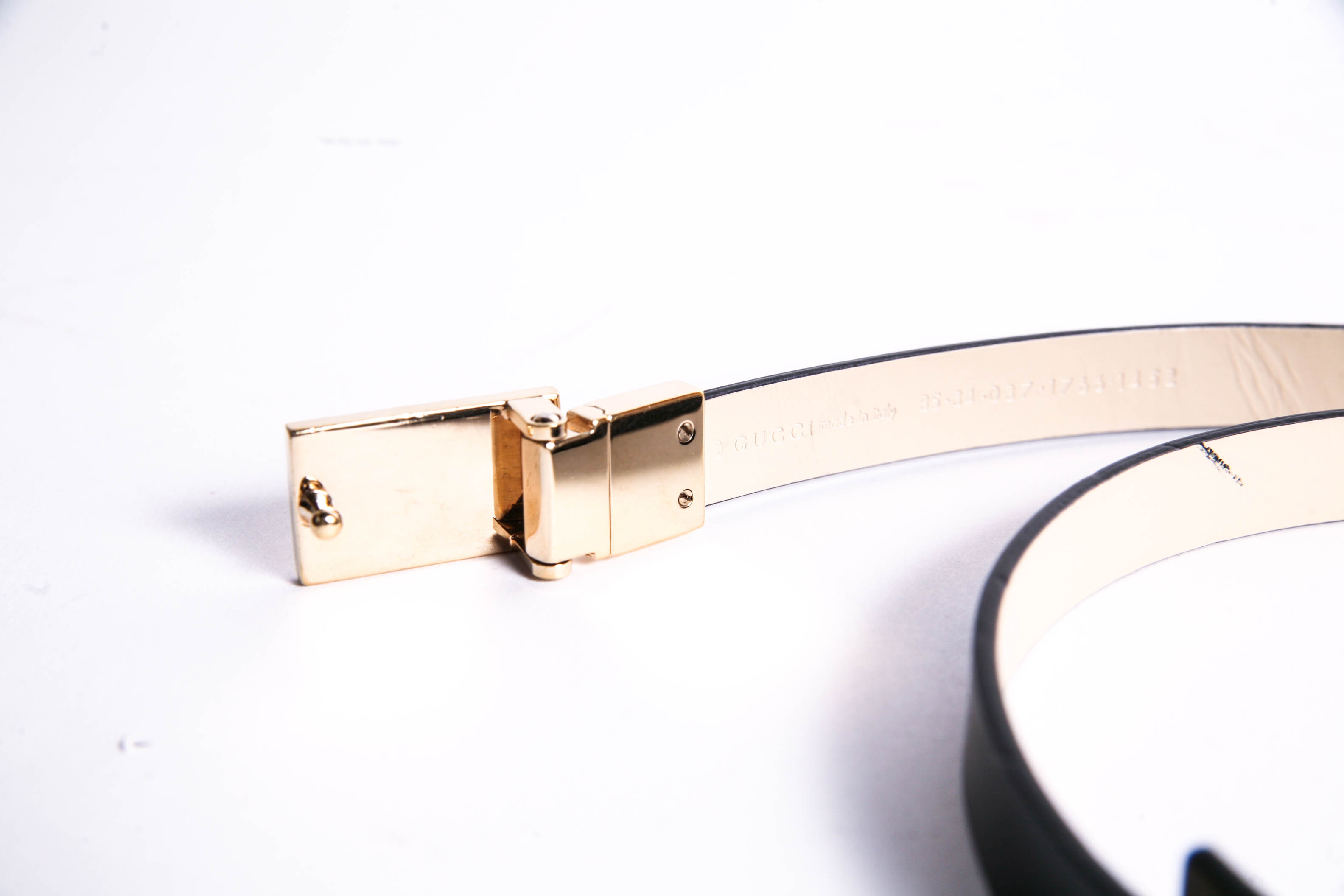 Gucci Black Leather Skinny Belt with Etched Buckle