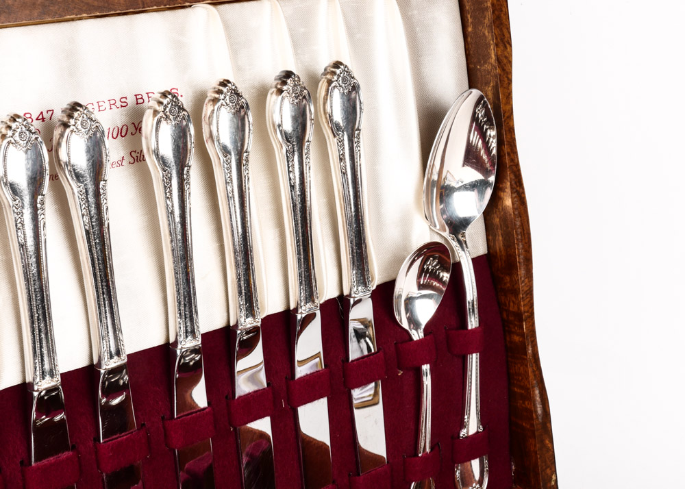 Set of 1847 Rogers Bros. Plated Silver Flatware in "Remembrance"