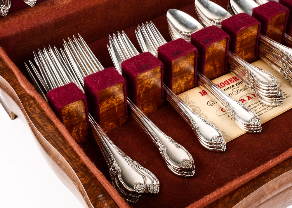 Set of 1847 Rogers Bros. Plated Silver Flatware in "Remembrance"
