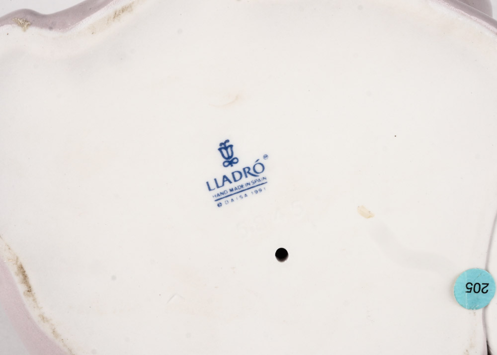 Lladro Porcelain "Dressing the Baby" Figure