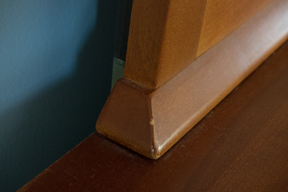 Thomasville Chest of Drawers With Mirror