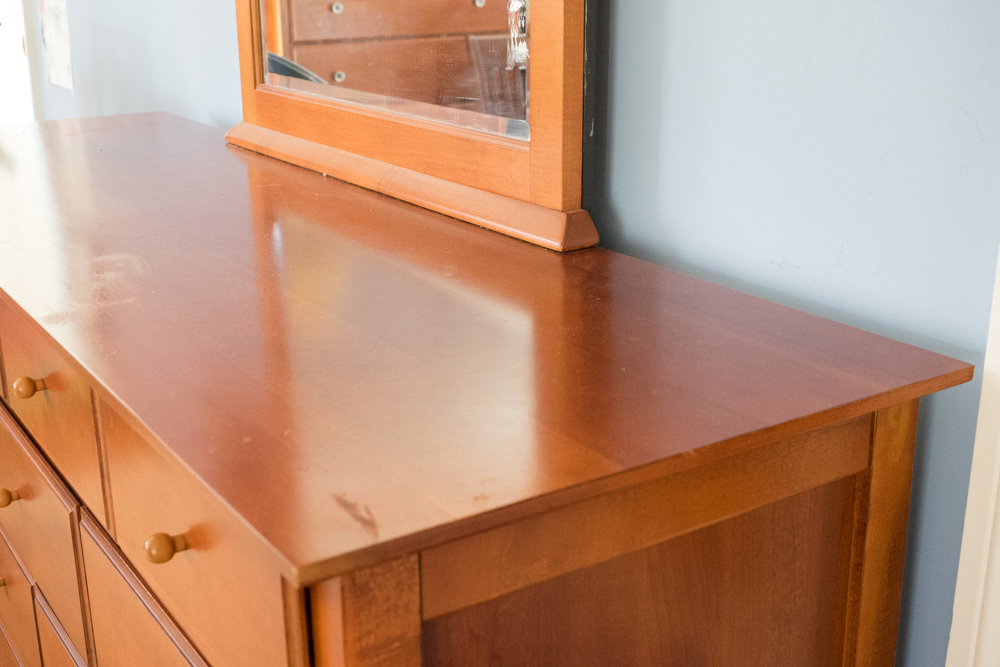 Thomasville Chest of Drawers With Mirror