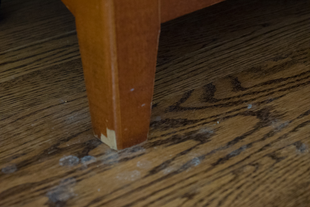 Thomasville Chest of Drawers With Mirror