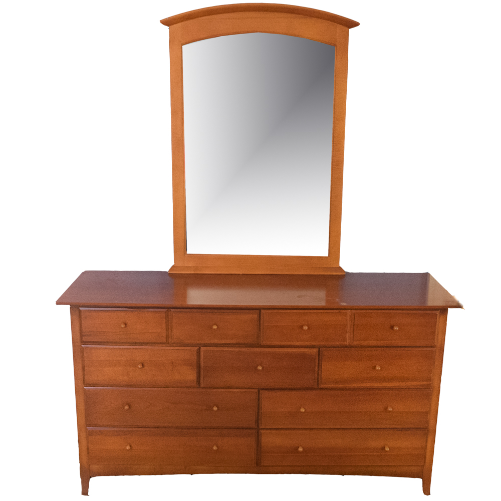 Thomasville Chest of Drawers With Mirror