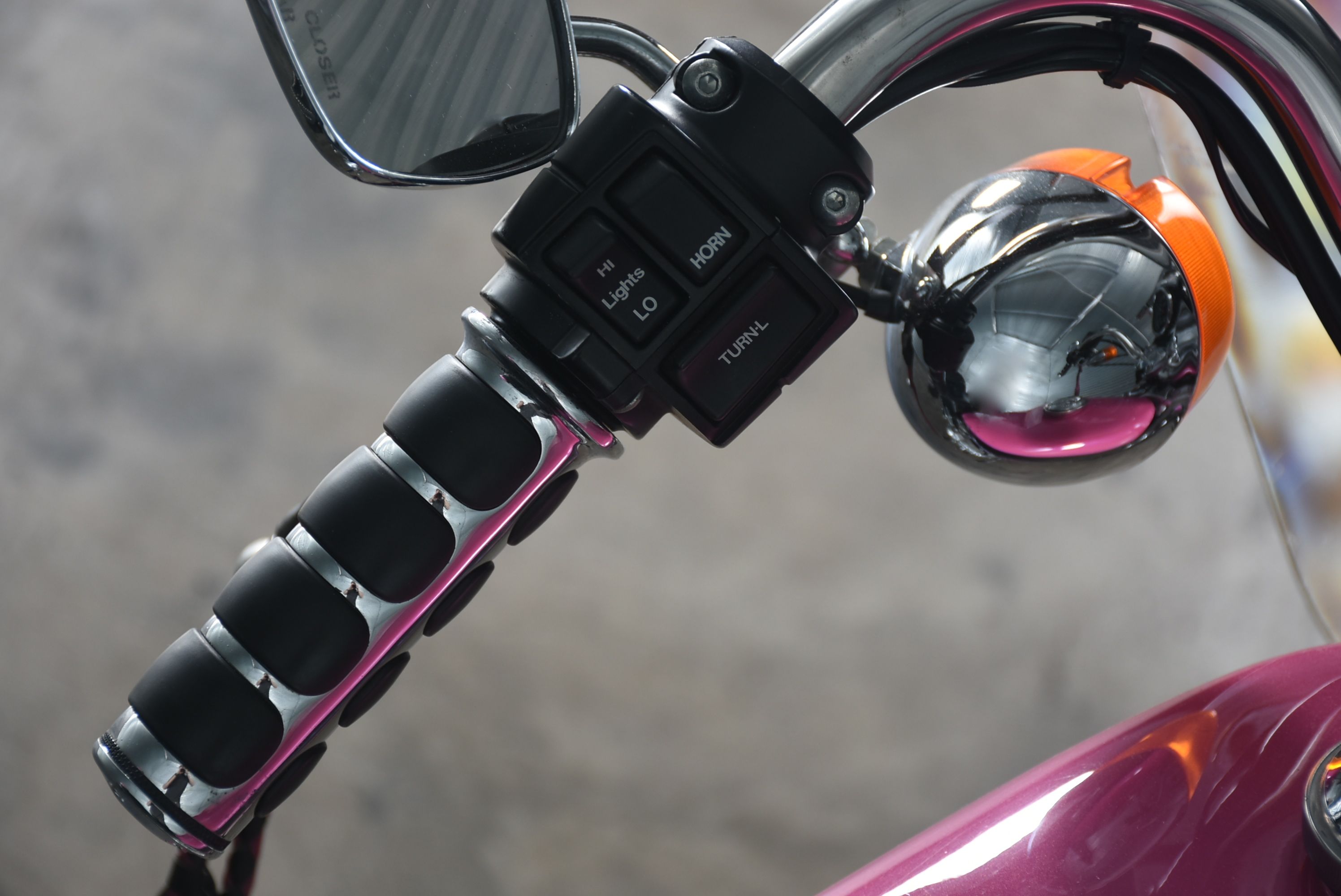 1992 Harley-Davidson "Screamin' Eagle" Xl883 Hugger with Custom Paint and Accessories