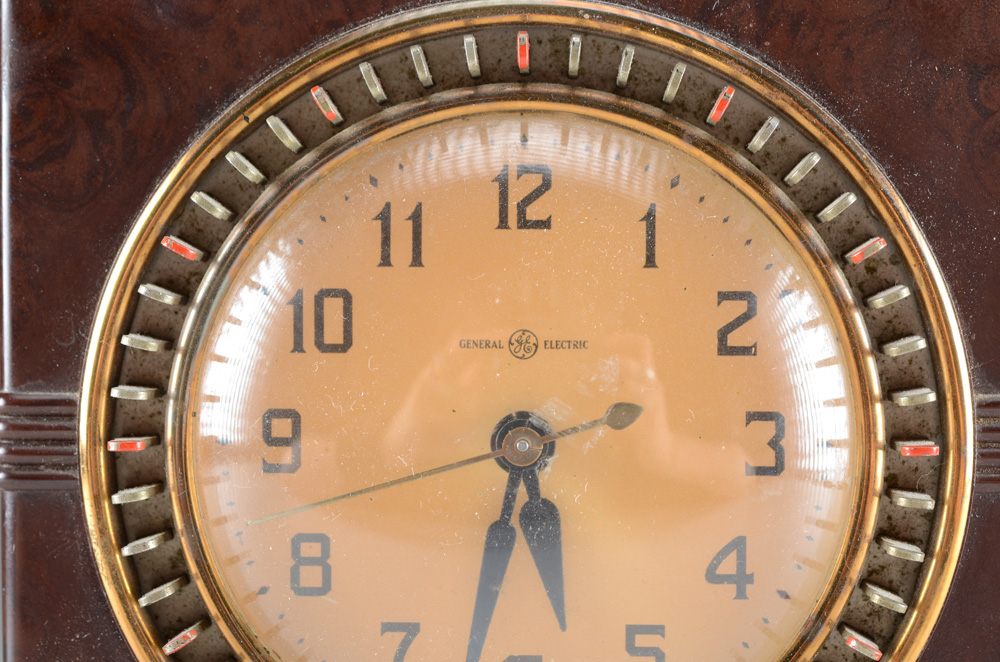 Vintage General Electric Bakelite Household Timer Model 8B52