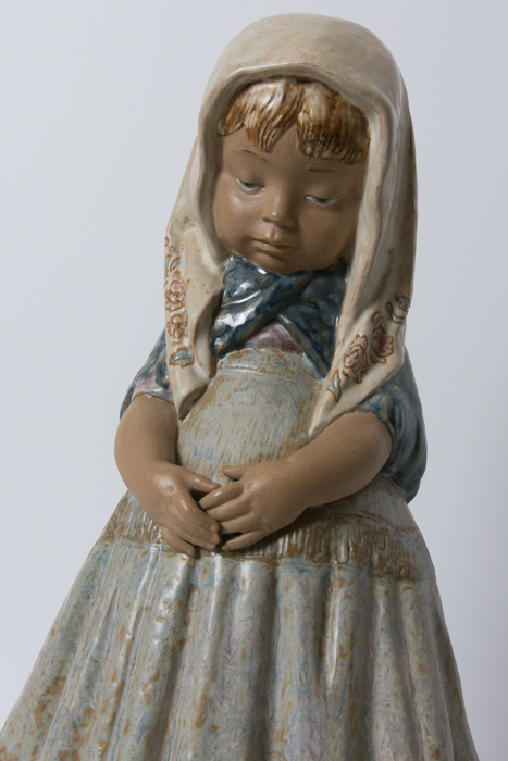 Lladro "Missy Girl with Scarf" Figurine