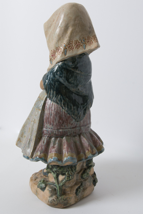 Lladro "Missy Girl with Scarf" Figurine