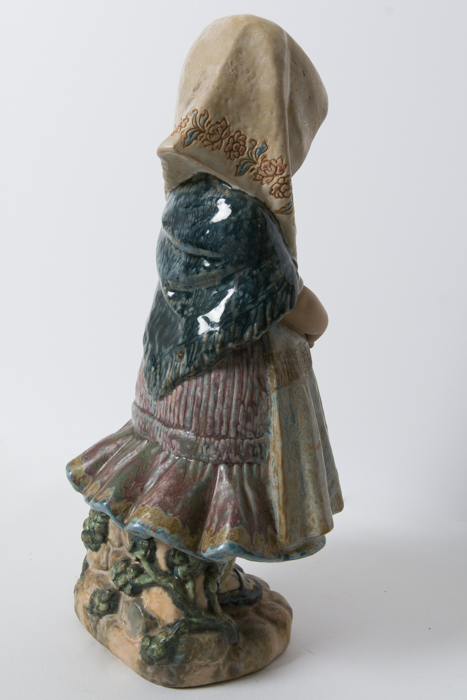 Lladro "Missy Girl with Scarf" Figurine