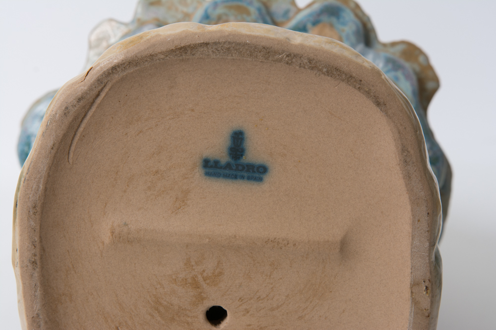 Lladro "Missy Girl with Scarf" Figurine