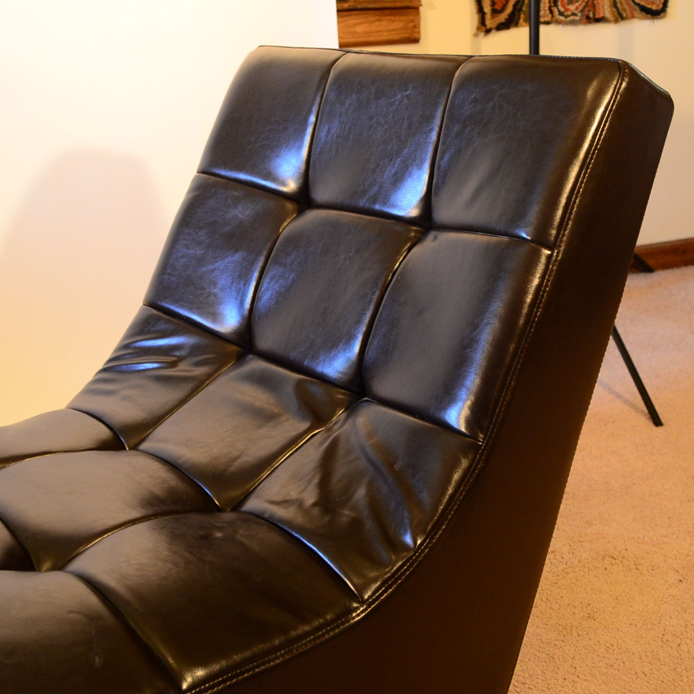Black Leather Lounge Chair