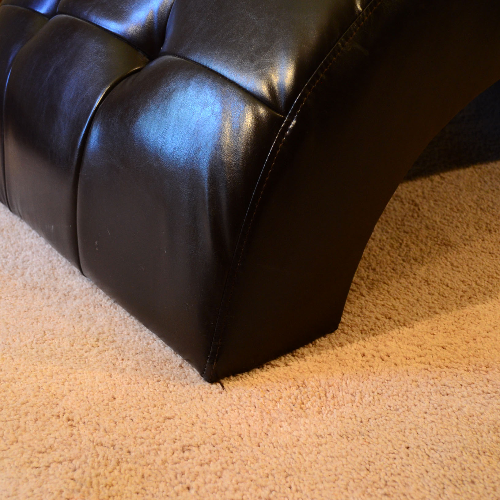 Black Leather Lounge Chair