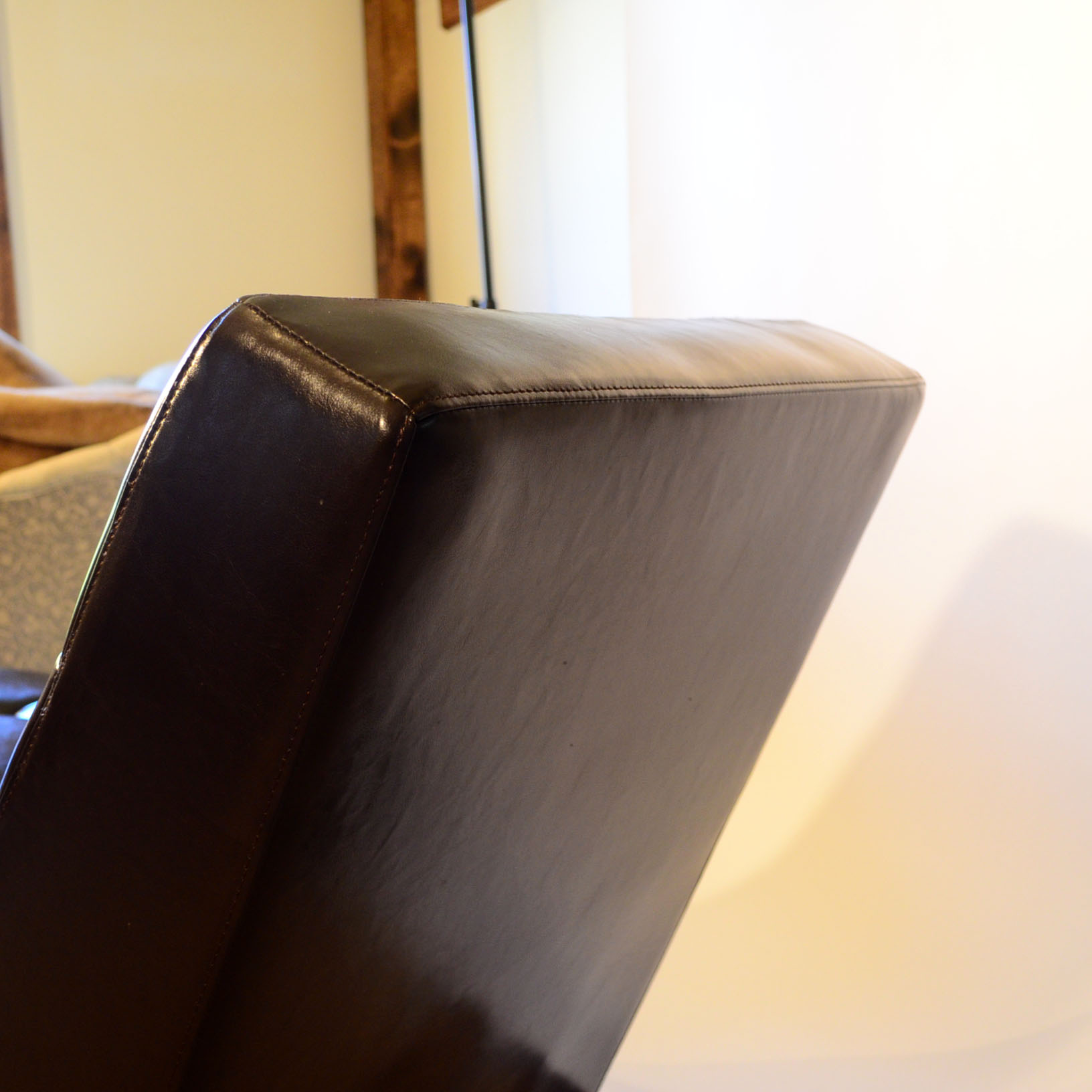 Black Leather Lounge Chair