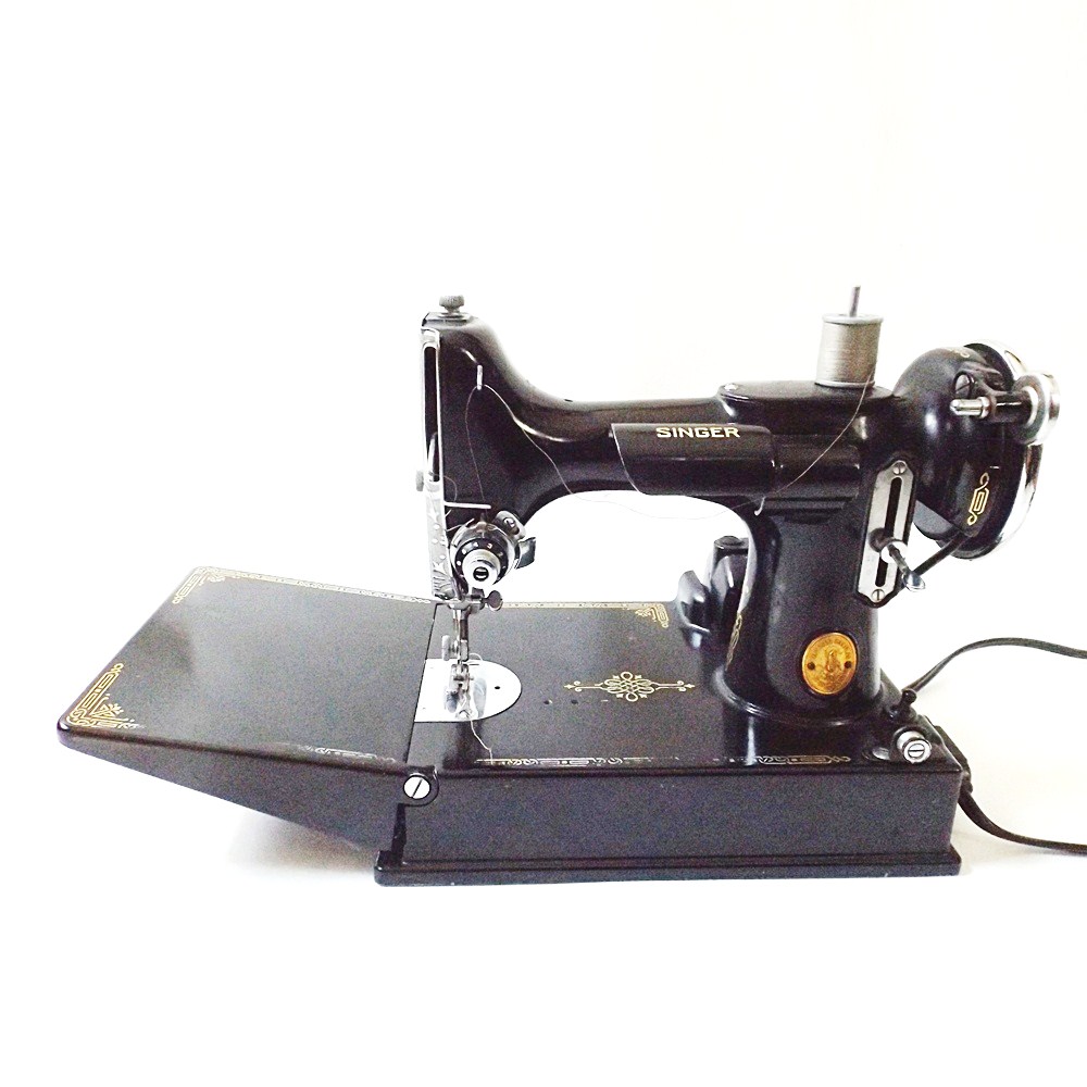 Vintage Singer Featherweight Sewing Machine
