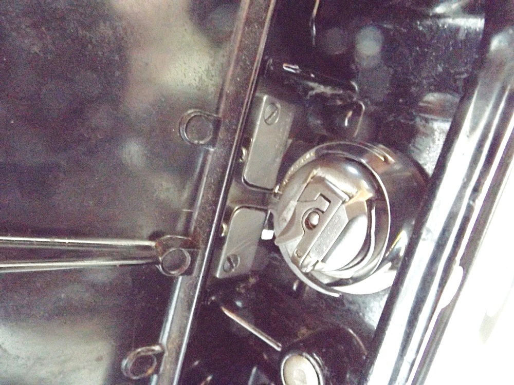 Vintage Singer Featherweight Sewing Machine