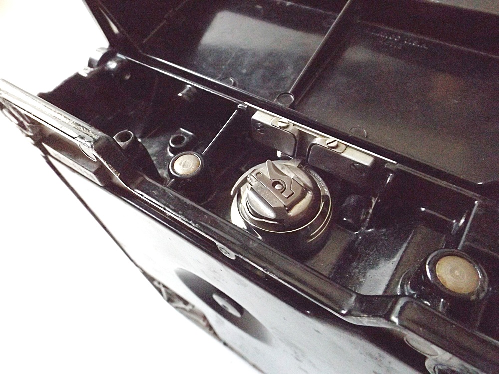 Vintage Singer Featherweight Sewing Machine