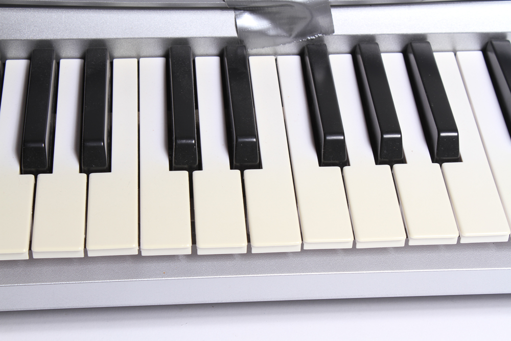 Huntington 54-Key Portable Electronic Keyboard Piano