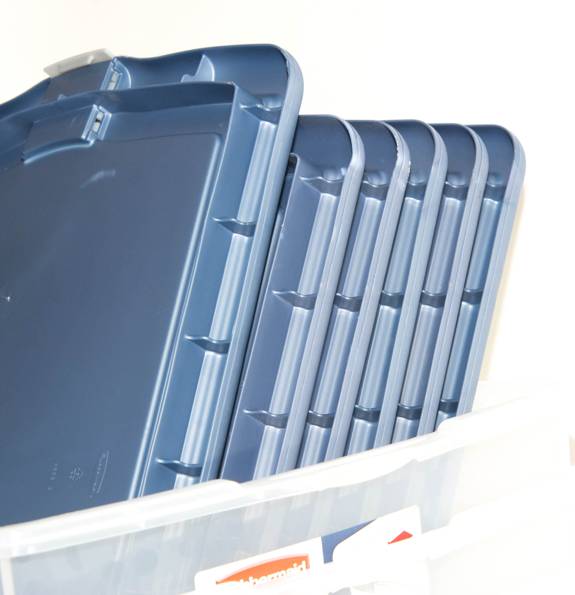 Set of (6) Rubbermaid Snap Topper 60 US Quart Totes