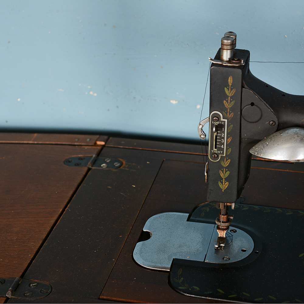 Antique Sears Roebuck Franklin Sewing Machine and Table