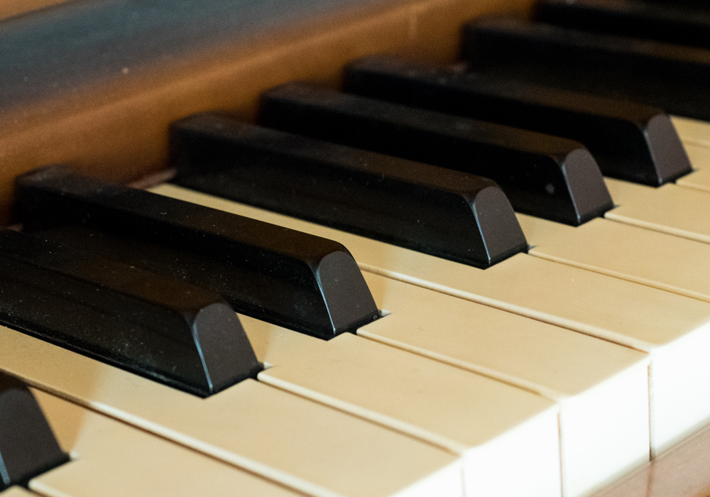 Baldwin AcroSonic Spinet Piano with Bench