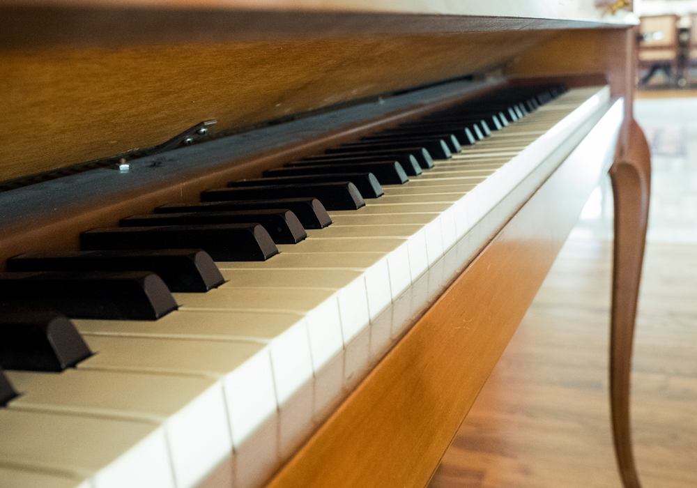 Baldwin AcroSonic Spinet Piano with Bench