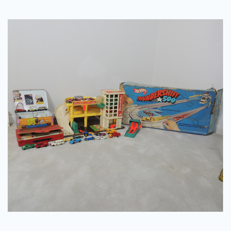 Toy Cars and Sets, Featuring Thundershift 500 Race Track and Hot Wheels