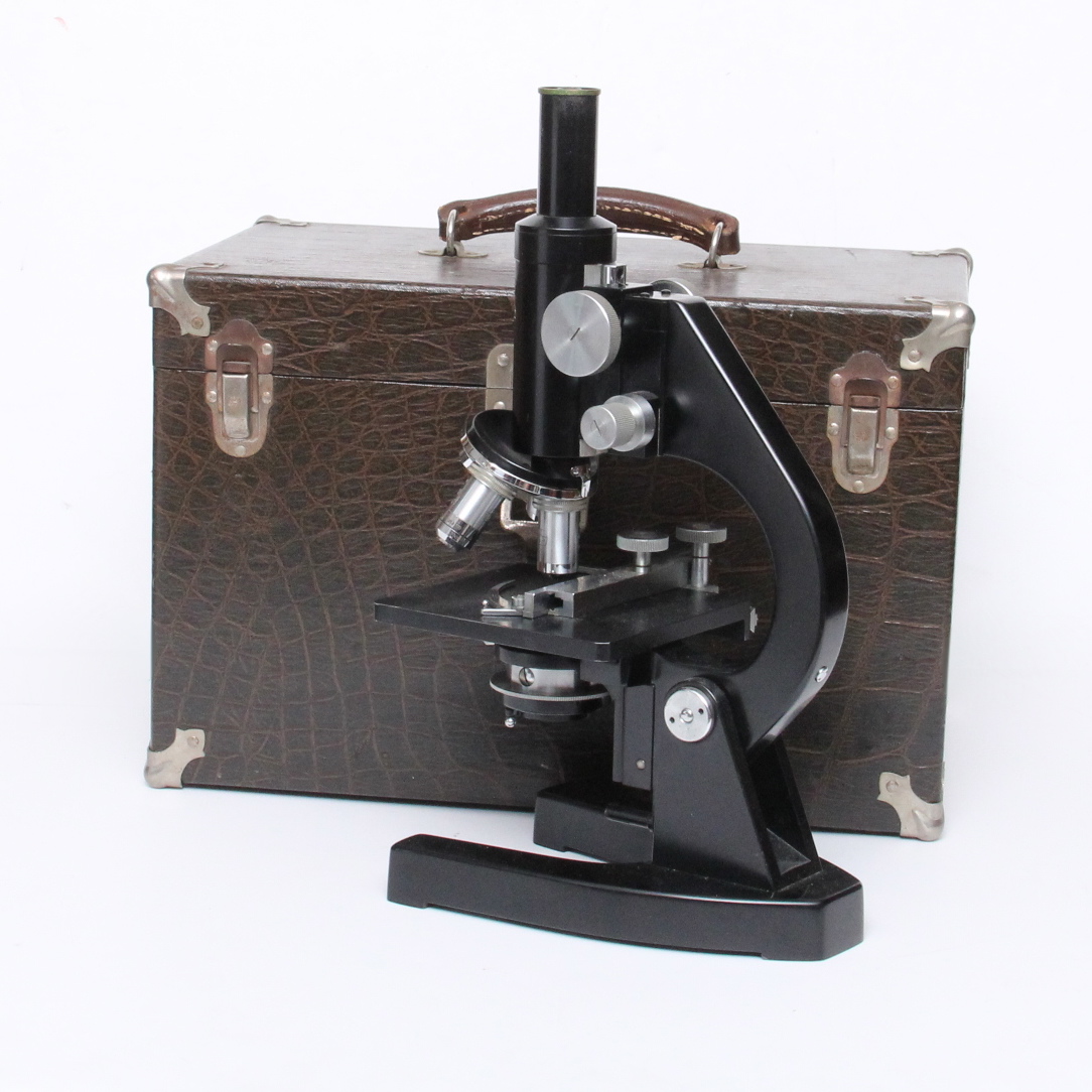 Vintage Ernst Leitz Wetzlar Microscope with Case