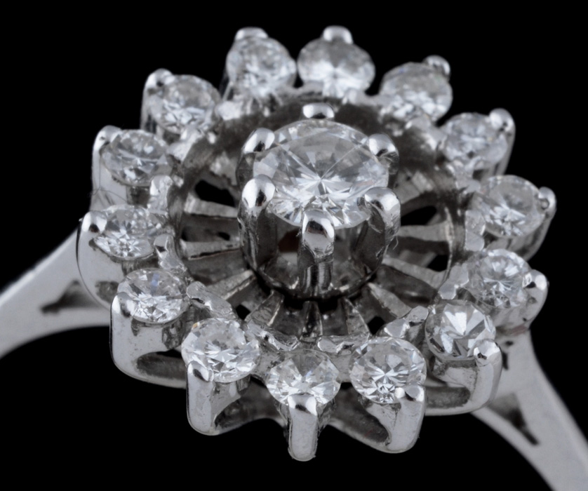 18K White Gold Diamond Ring