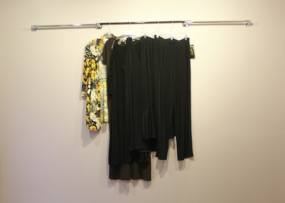 Grouping of Caribe and ATOC New Travel Clothing Size L