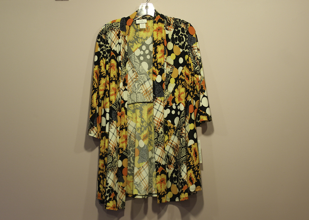 Grouping of Caribe and ATOC New Travel Clothing Size L