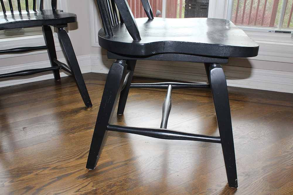 Broyhill Attic Heirlooms Windsor Style Black Chairs