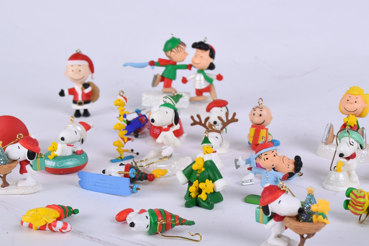 Vintage Peanuts Collectibles