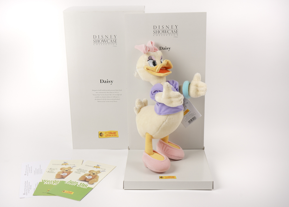 Steiff Disney Showcase Collection Daisy Duck