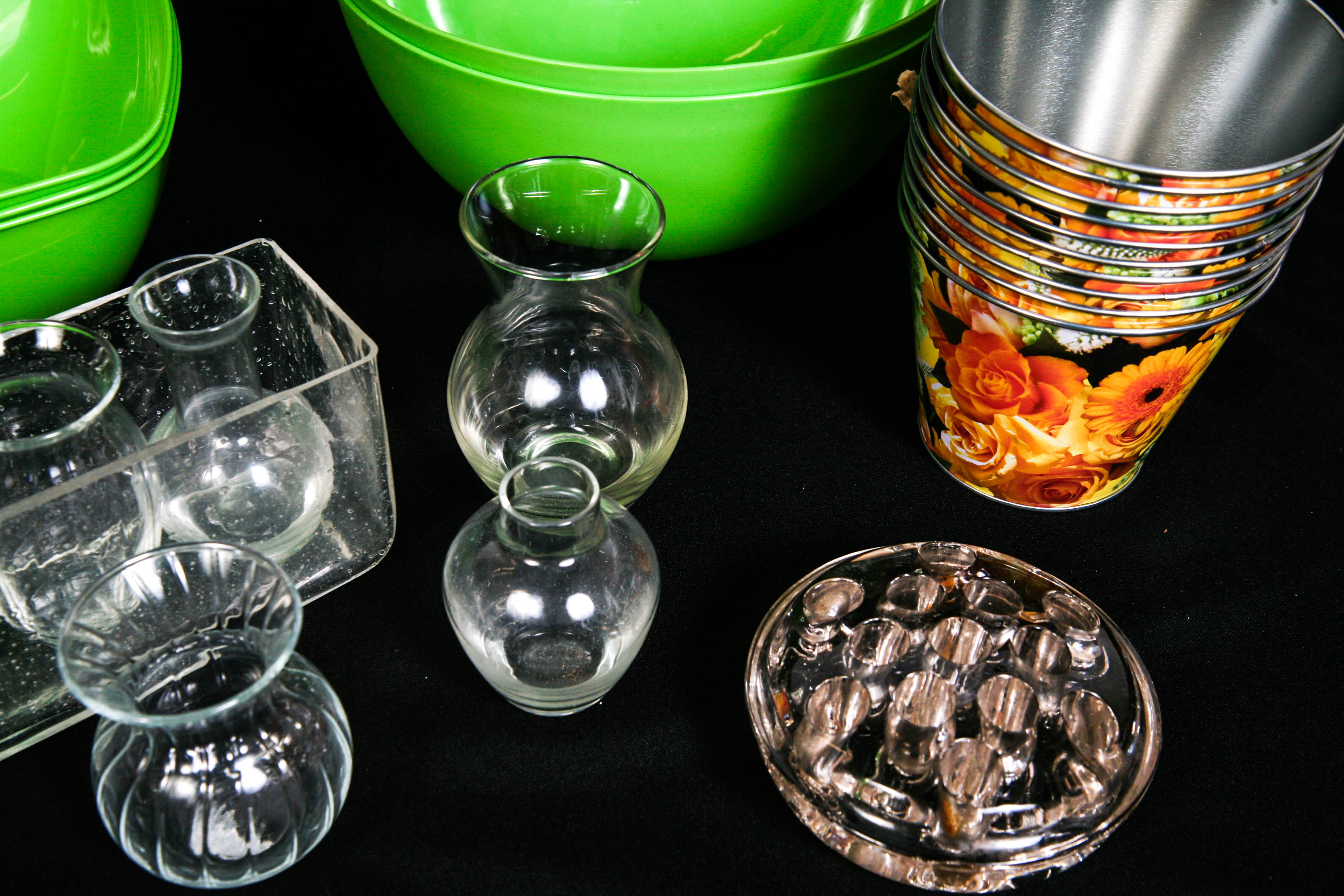 Grouping of Twenty-Five Assorted Entertaining Pieces