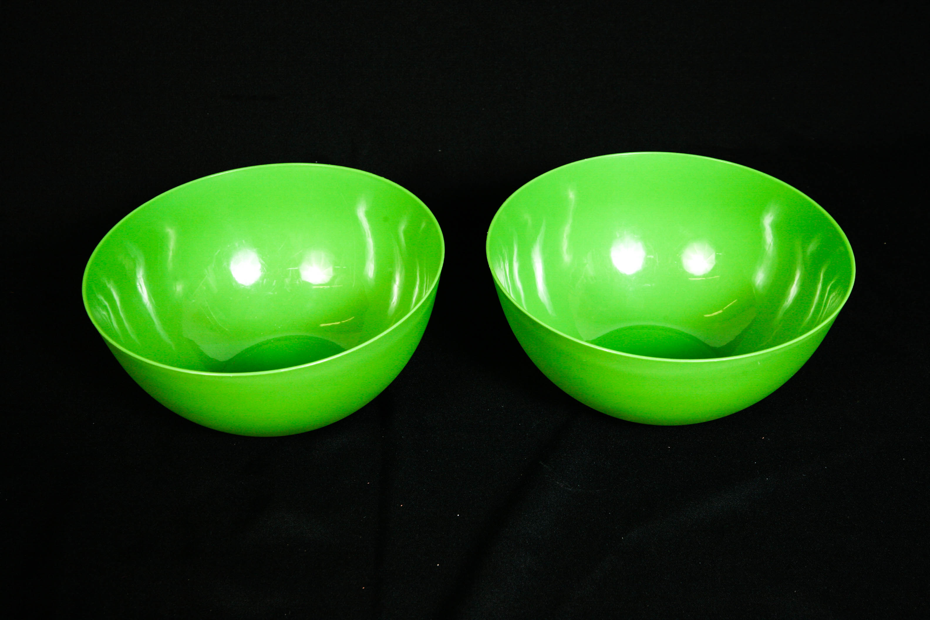 Grouping of Twenty-Five Assorted Entertaining Pieces