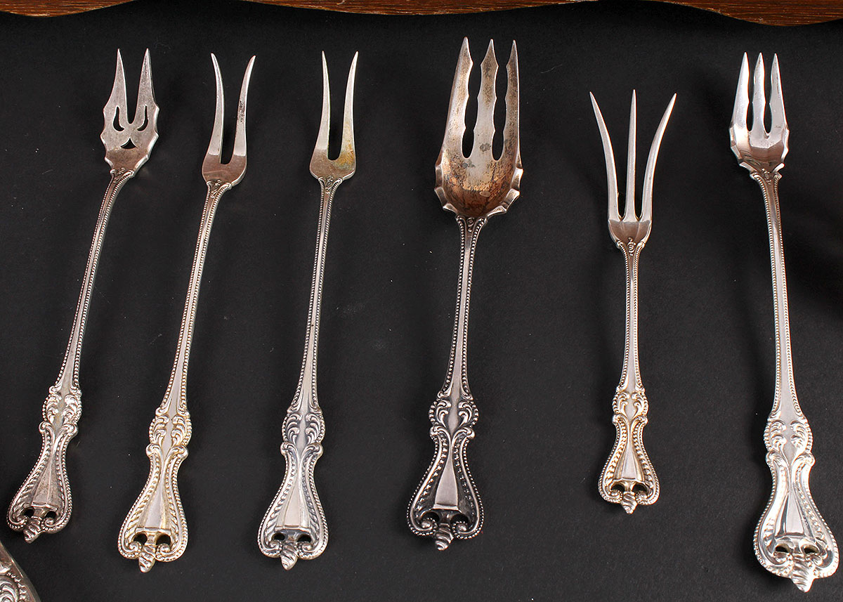 Sterling Silver Towle Old Colonial Boxed Flatware Set