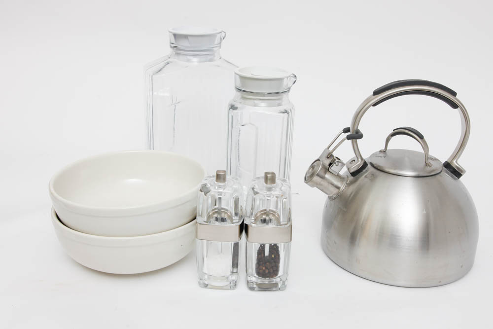 Stovetop Kettle and Kitchen Accessories