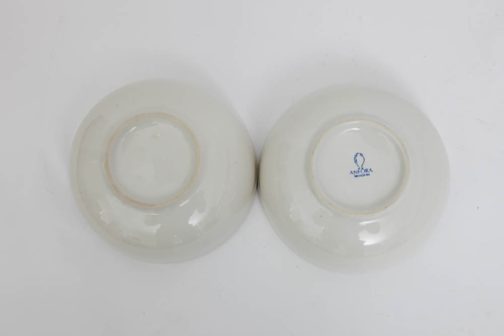 Stovetop Kettle and Kitchen Accessories