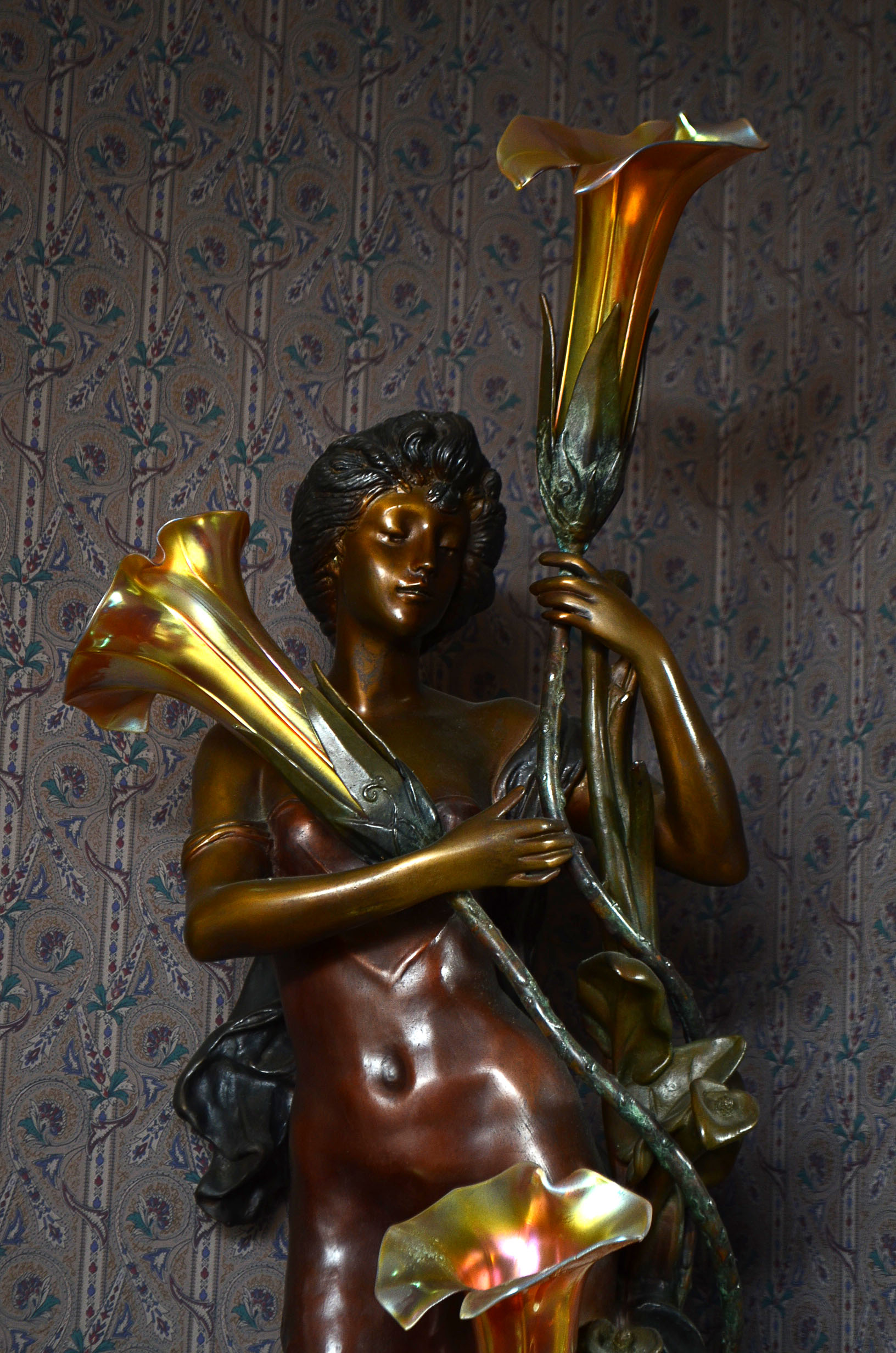 After Auguste Moreau Bronze Table Lamp Sculpture "Flower Girl"