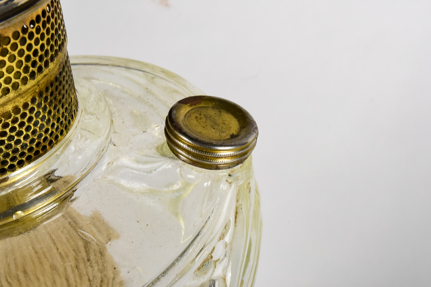 Aladdin Kerosene Lamp with Accessories