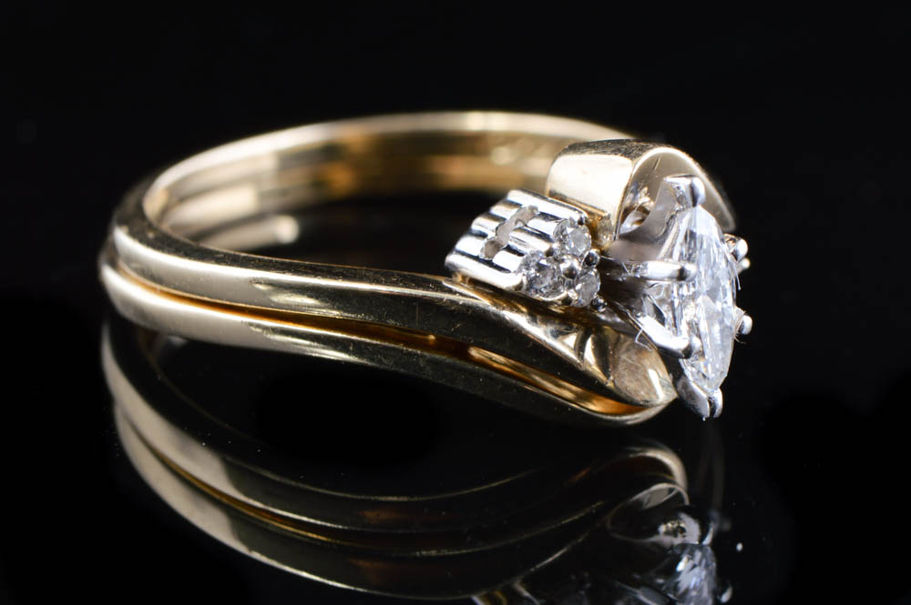 14K Gold Diamond Interlocking Wedding Ring Set