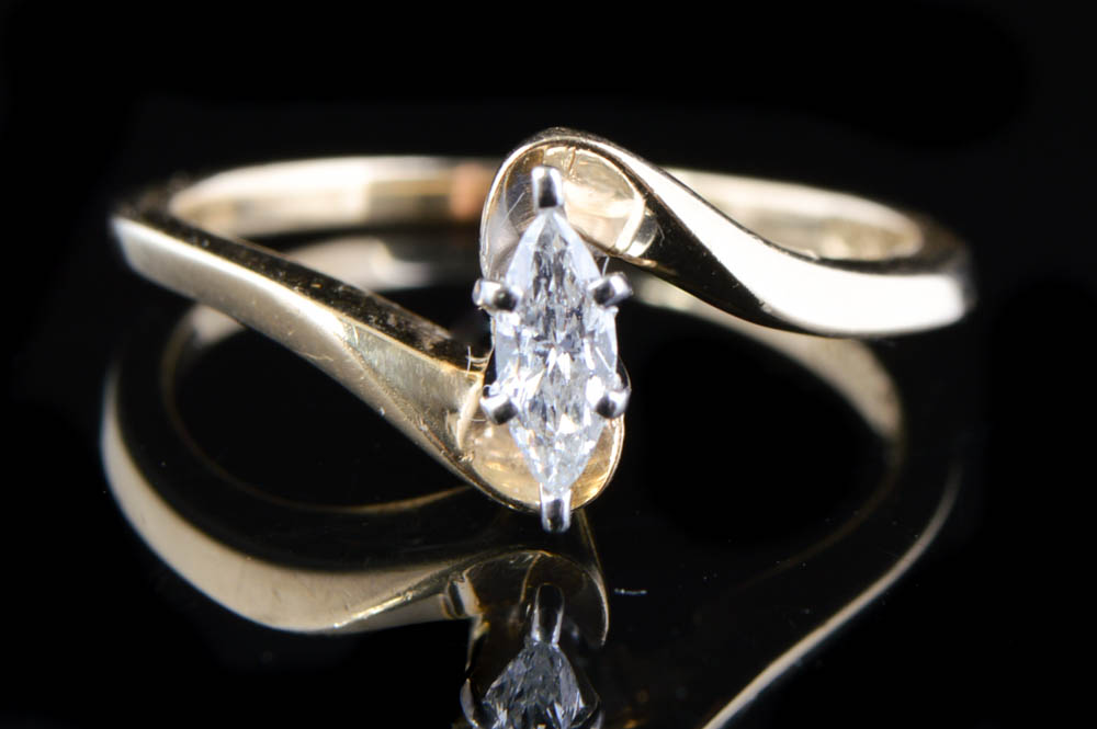 14K Gold Diamond Interlocking Wedding Ring Set