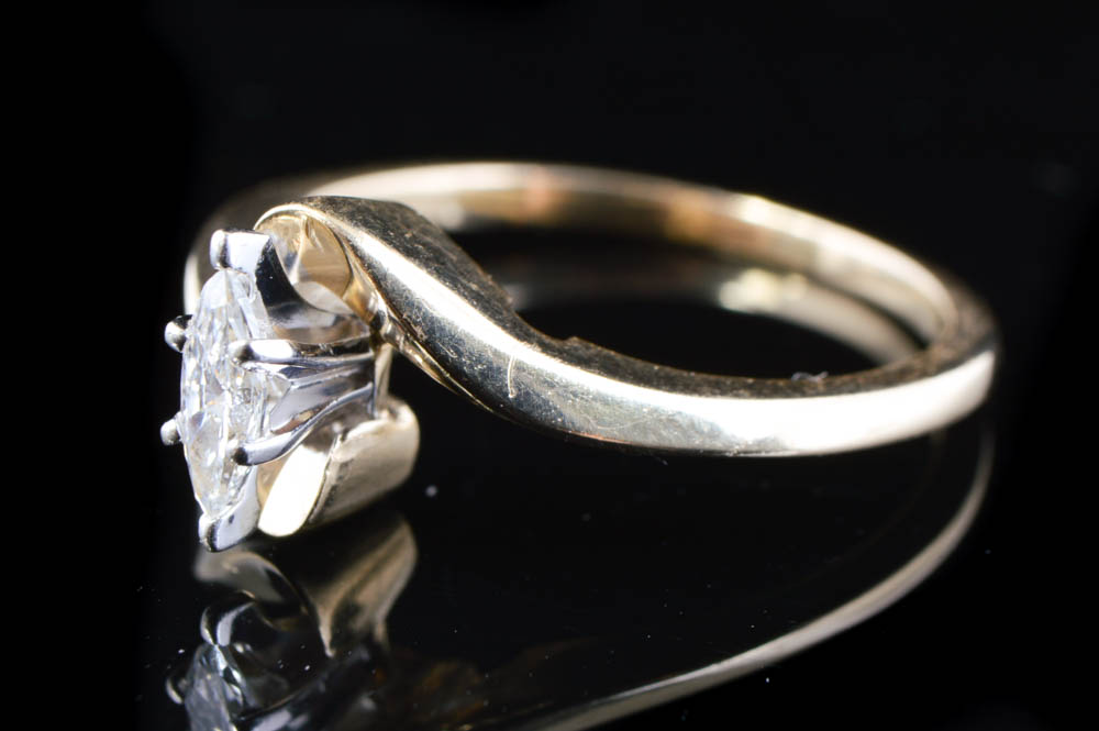 14K Gold Diamond Interlocking Wedding Ring Set