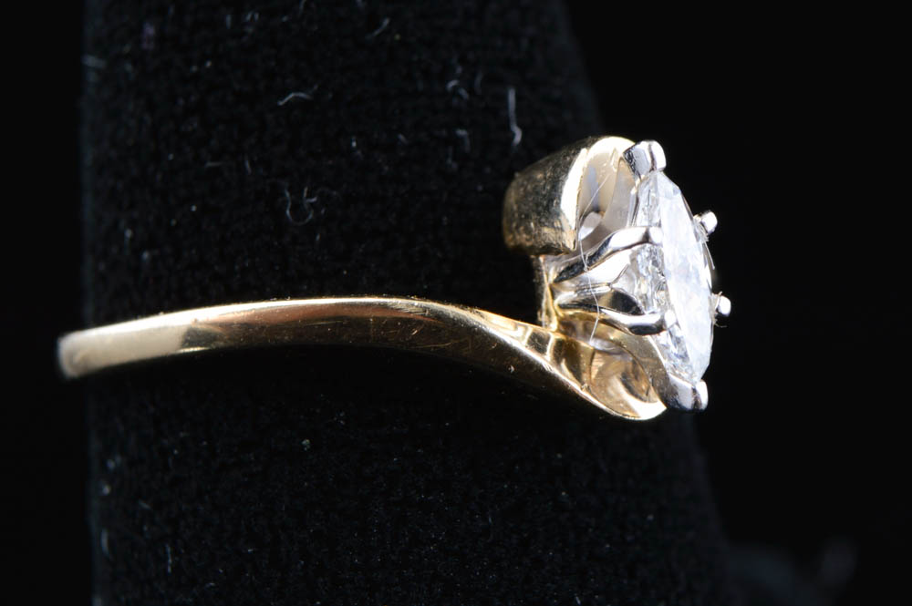 14K Gold Diamond Interlocking Wedding Ring Set