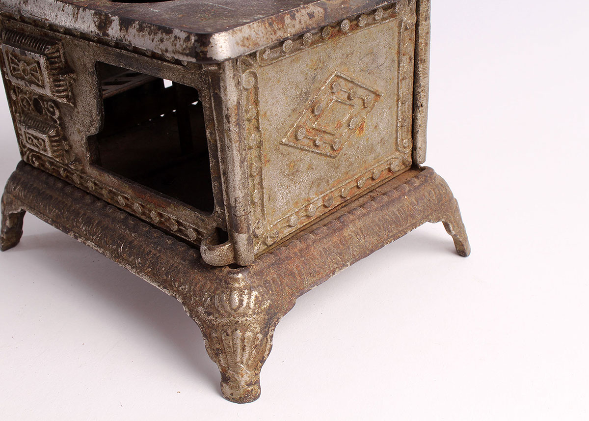 Cast Iron Doll Stoves