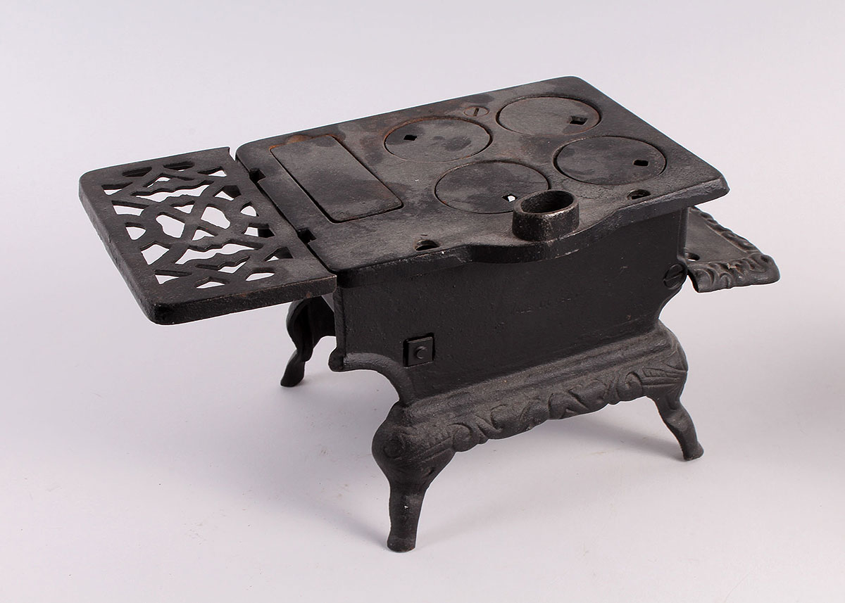 Cast Iron Doll Stoves